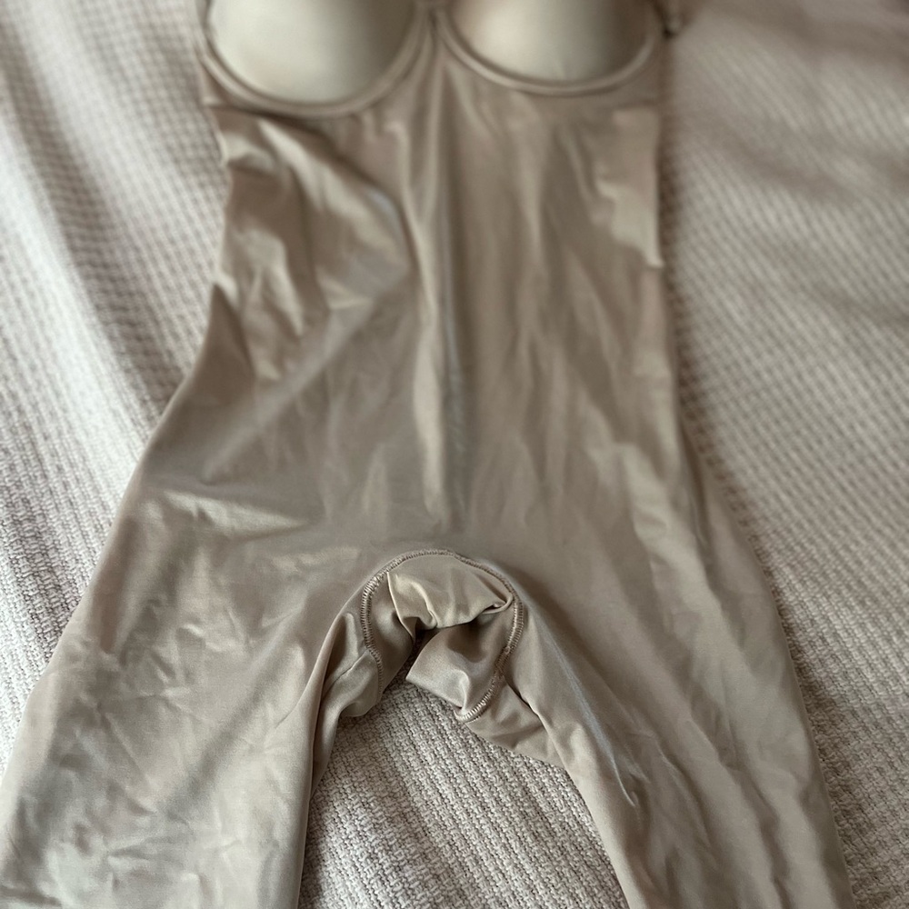SPANX®
Suit Your Fancy  Mid-Thigh Bodysuit
